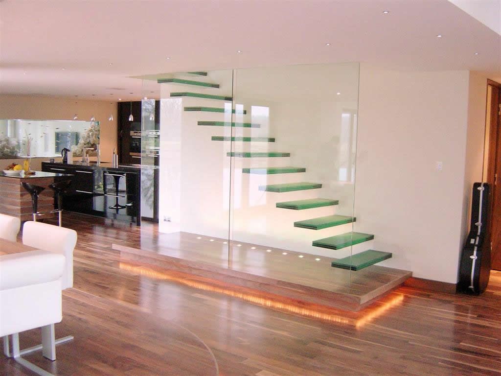 Invisible Glass Modern Staircase