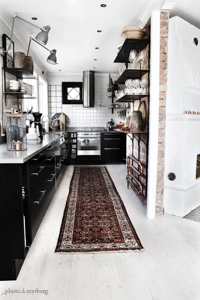 Black and ecletic kitchen design