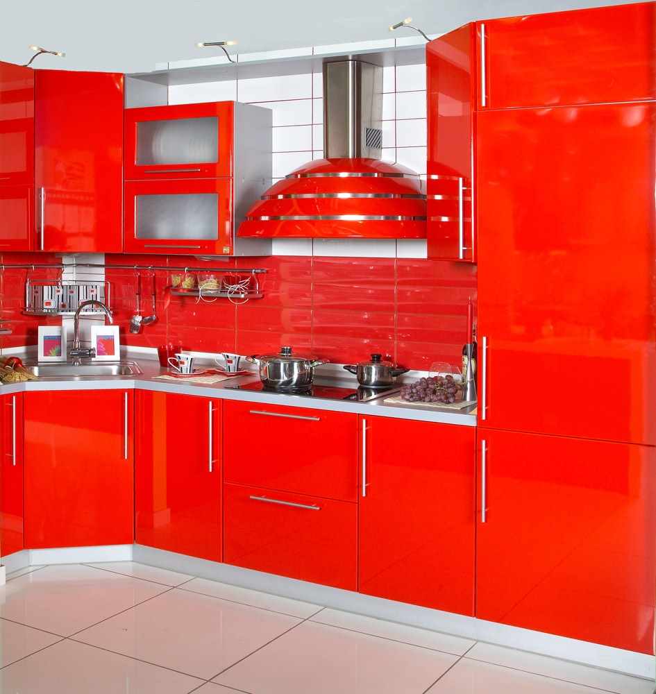 пример необычного стиля красной кухни