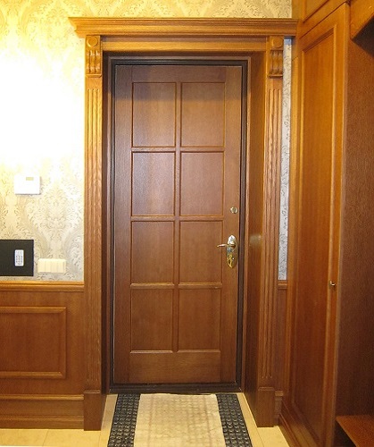 Внутренняя отделка входной двери_древесина