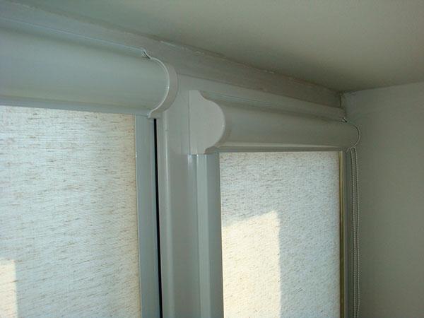Как выбрать рулонные шторы на пластиковые окна