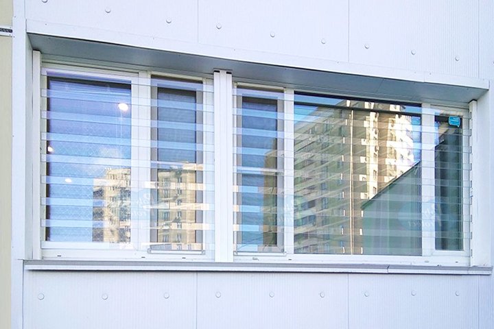 Прозрачные решетки из поликарбоната на окна