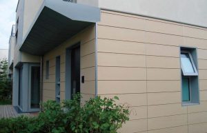фасад, облицованный керамическими панелями